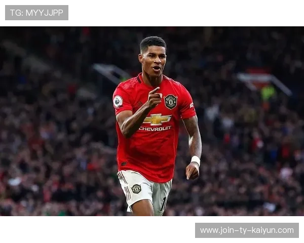 拉什福德任意球弧线直接破网